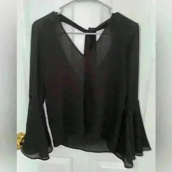 💜 Versatile Black Long Sleeve Semi-Sheer Top - Picture 2 of 4
